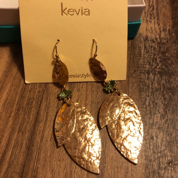 New in Box Kevia Savvy Leaf Drop Earrings - Picture 2 of 4